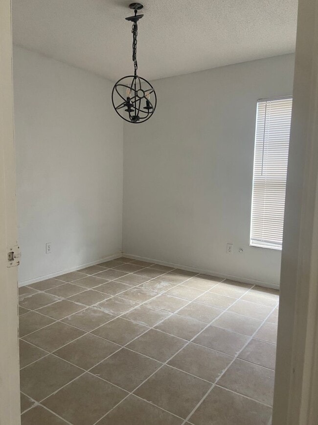 Building Photo - Lovely 3 Bed / 2 Bath Home in Apopka Quiet...