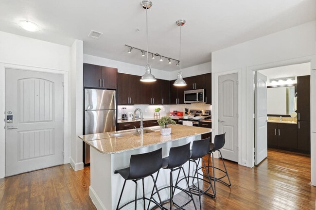 Foto del edificio - 5445 Town and Country Blvd