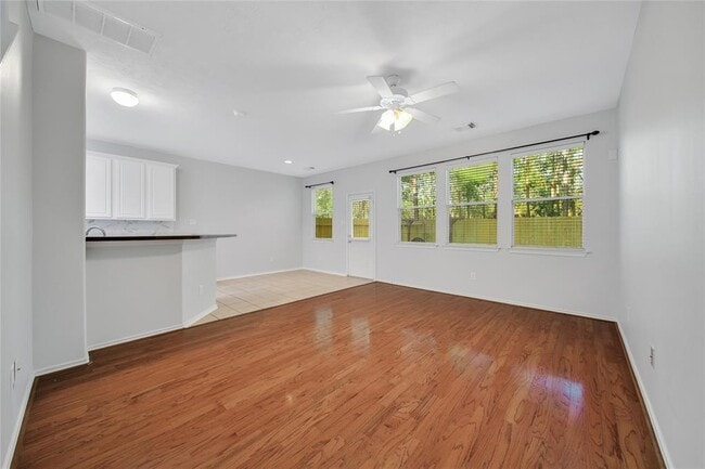 Foto del edificio - 230 W Stedhill Loop