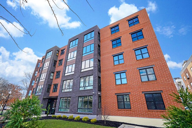 Interior Photo - 1219 K ST NE FLATS