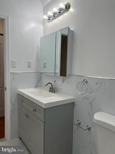 Foto del edificio - 221 Lawndale Ave