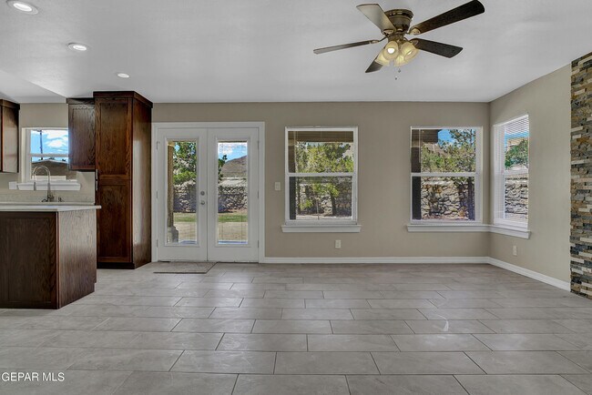Building Photo - 4600 Robert Acosta Dr