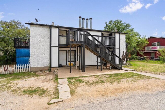 Foto del edificio - 302 Hedgewood Dr