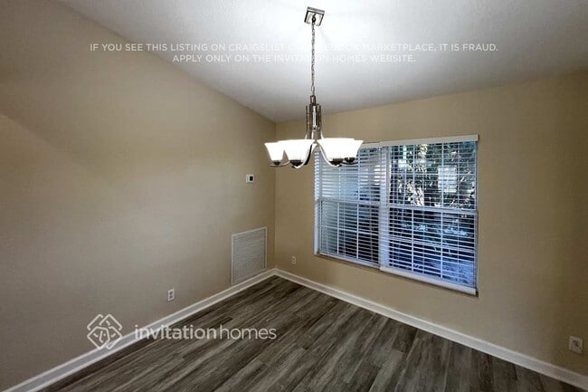 Building Photo - 3642 SW Darwin Blvd