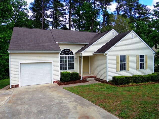 Primary Photo - 215 Hickory Glen Lane