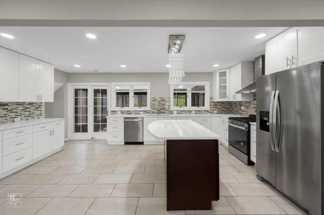 Building Photo - 755 Flagstaff Ln