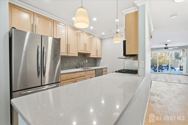 Building Photo - 18 Irongate