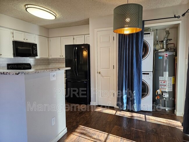 Building Photo - 888 S Reed Ct