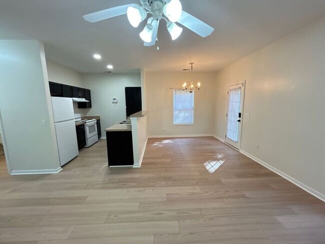 Building Photo - 121 Angel Garden Way