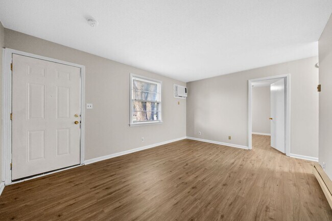 Building Photo - 110 Tandy Dr