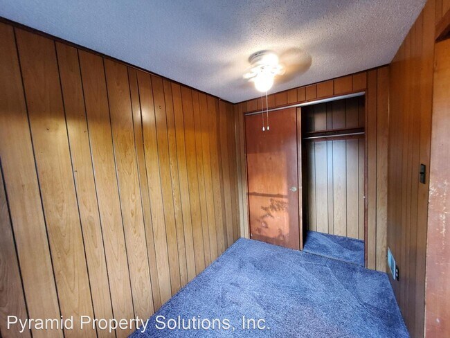Building Photo - 3 br, 1.5 bath House - 4470 NE 29th St