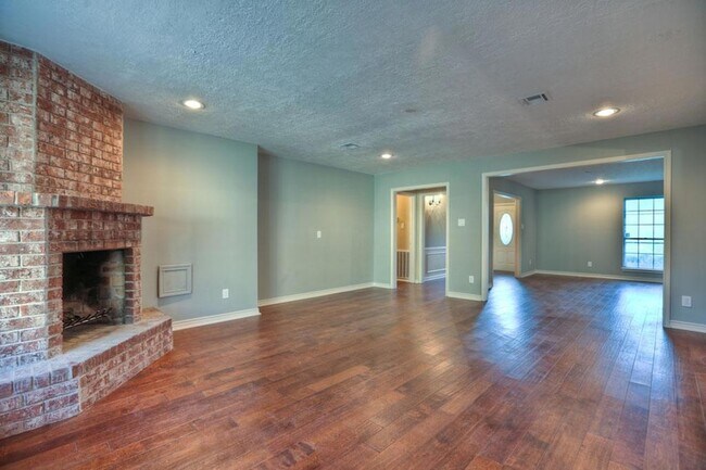 Foto del edificio - 1138 Cottage Oak Ln