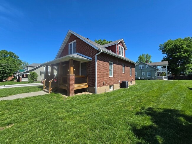 Building Photo - Charming 4BR/2.5BA Home in Historic Washin...