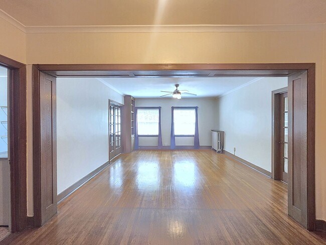 Foto del edificio - 2230 W Pacific Ave