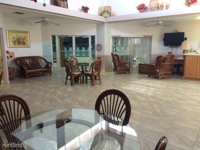 Foto del edificio - 4916 Sunnybrook Dr