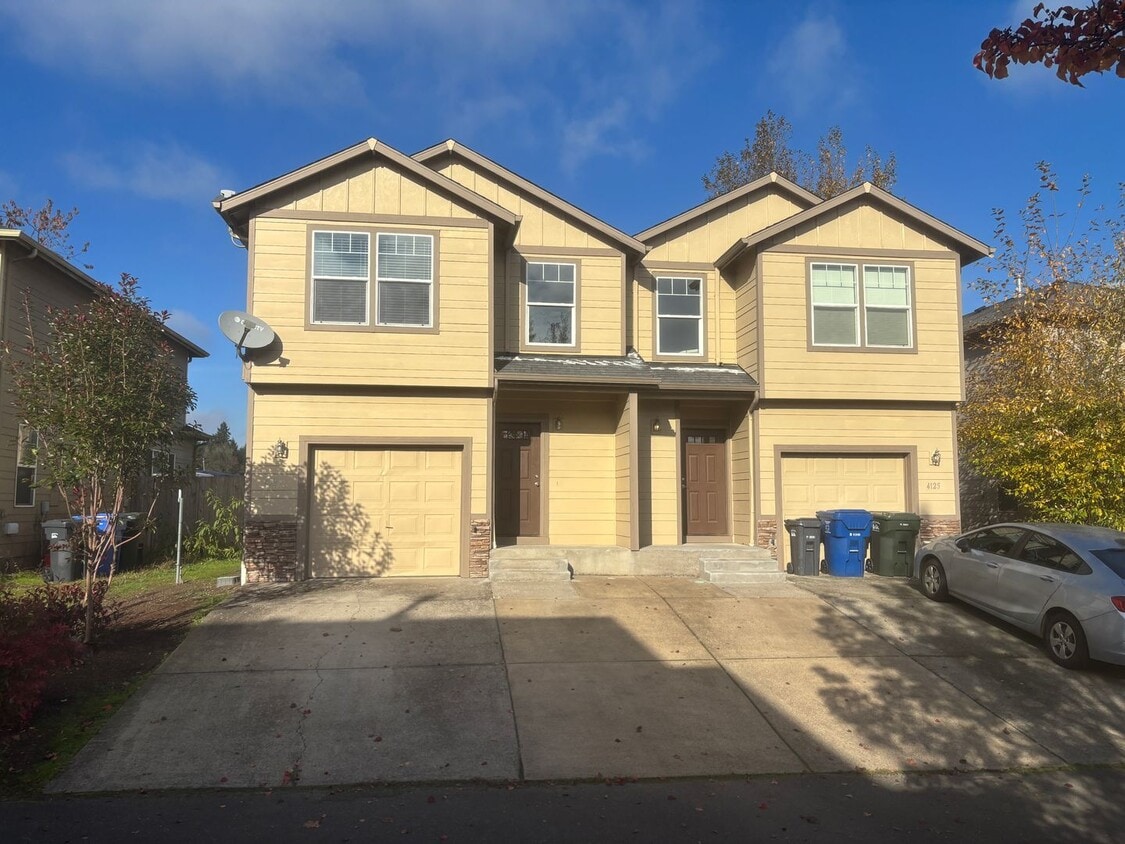 Foto principal - 3 Bedroom 2.5 Bath Duplex