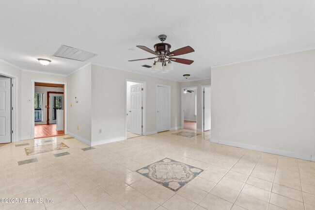 Foto del edificio - 764 Hazelwood Ct