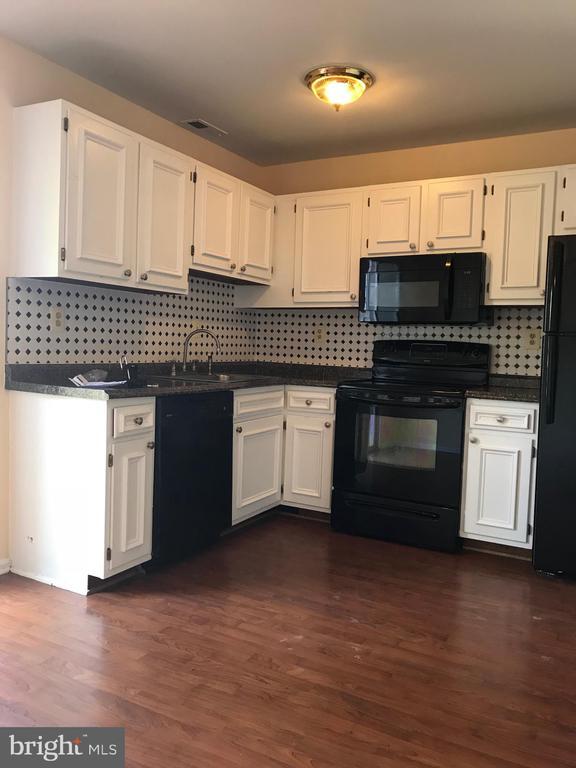 Building Photo - 5515 Woodlawn Manor Ct