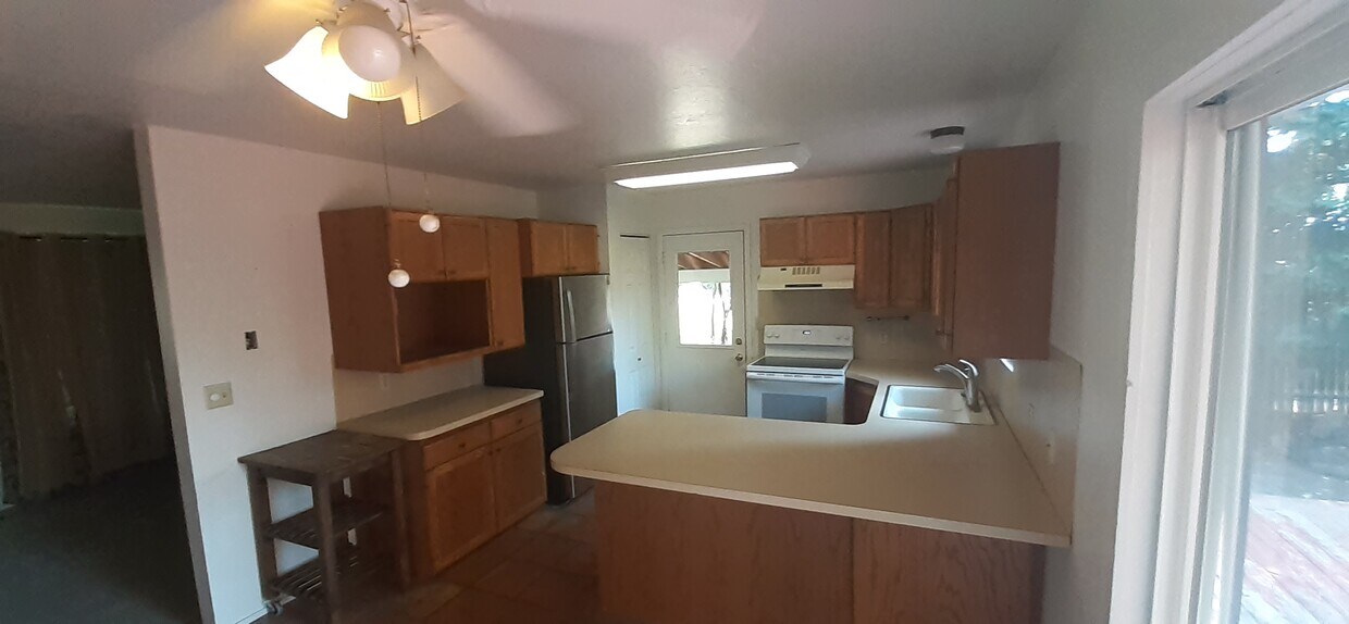 Primary Photo - 700 North Homestead Dr
