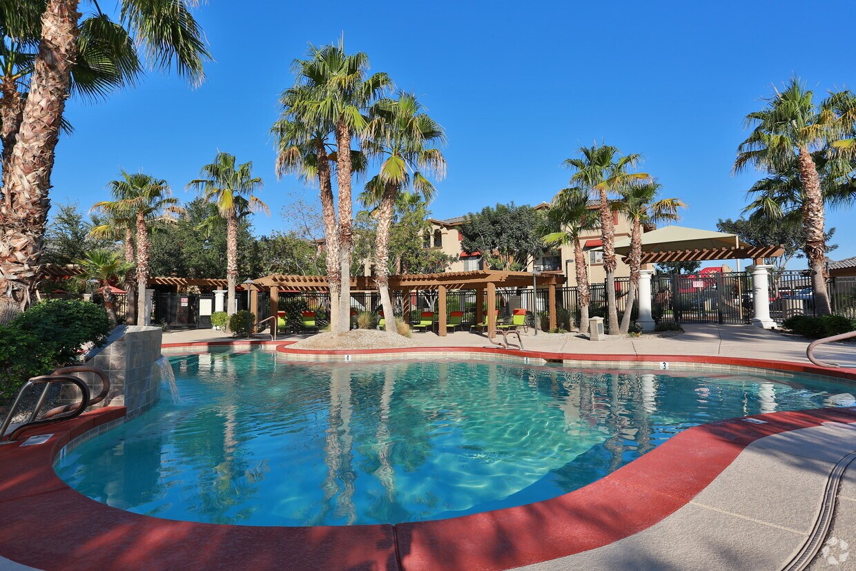 Lunaire Apartments Rentals Goodyear, AZ