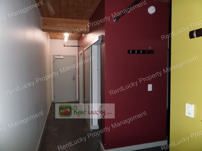 Building Photo - 401 9th Ave N