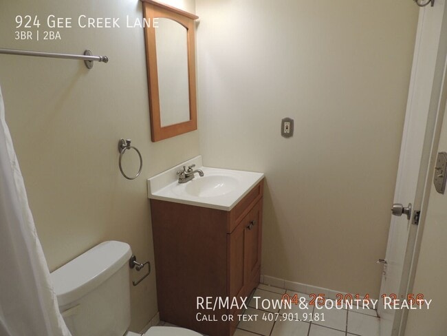 Building Photo - 924 Gee Creek Ln