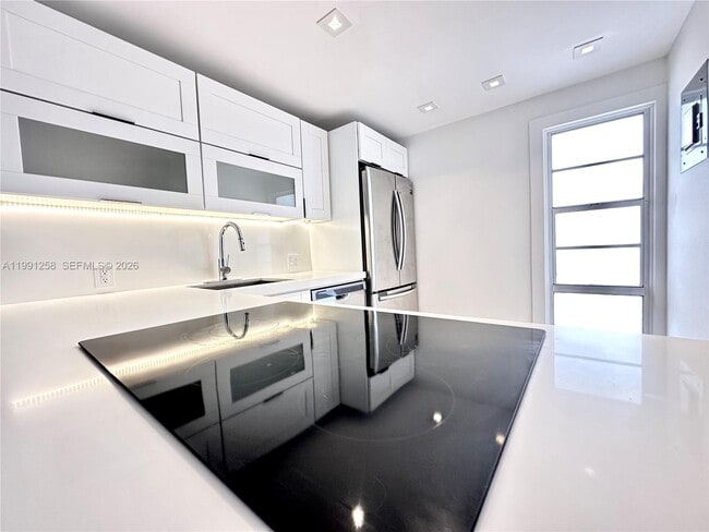Foto del edificio - 3301 N Country Club Dr