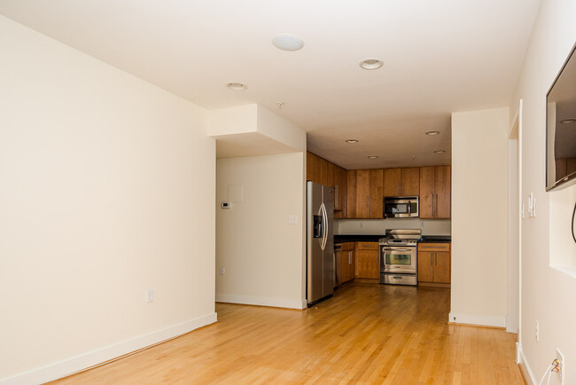 Building Photo - 1520 Independence Ave SE