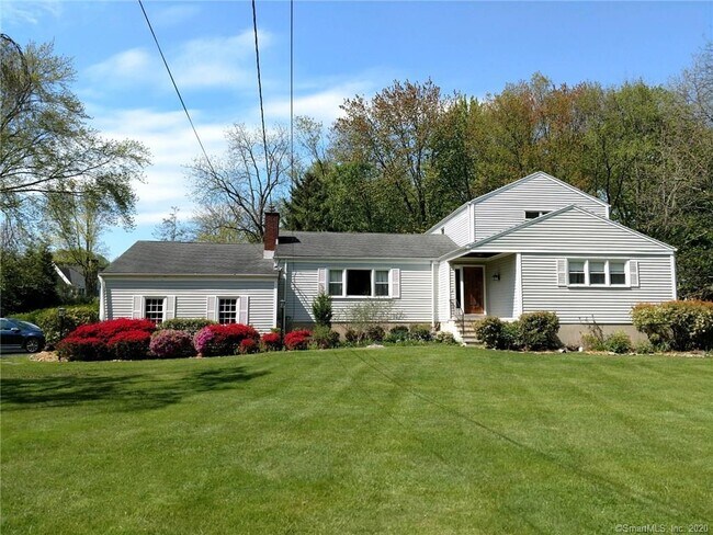 Building Photo - 63 Bulkley Ave N