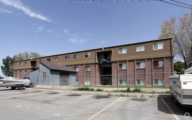 Building Photo - The Bay Apartments