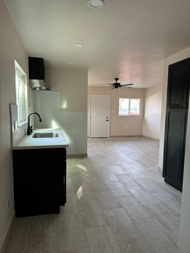 Primary Photo - 3872 Percy St