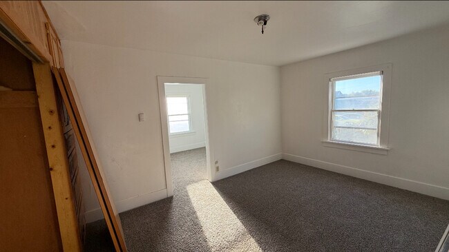 Building Photo - 871 N 700 E
