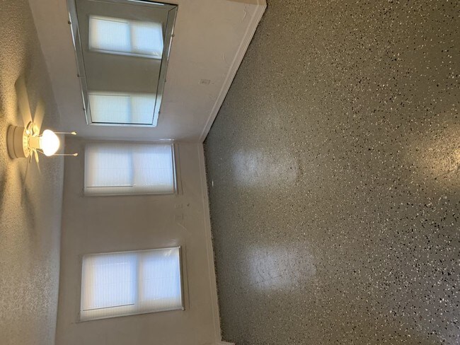 Foto del edificio - completely redone one bedroom
