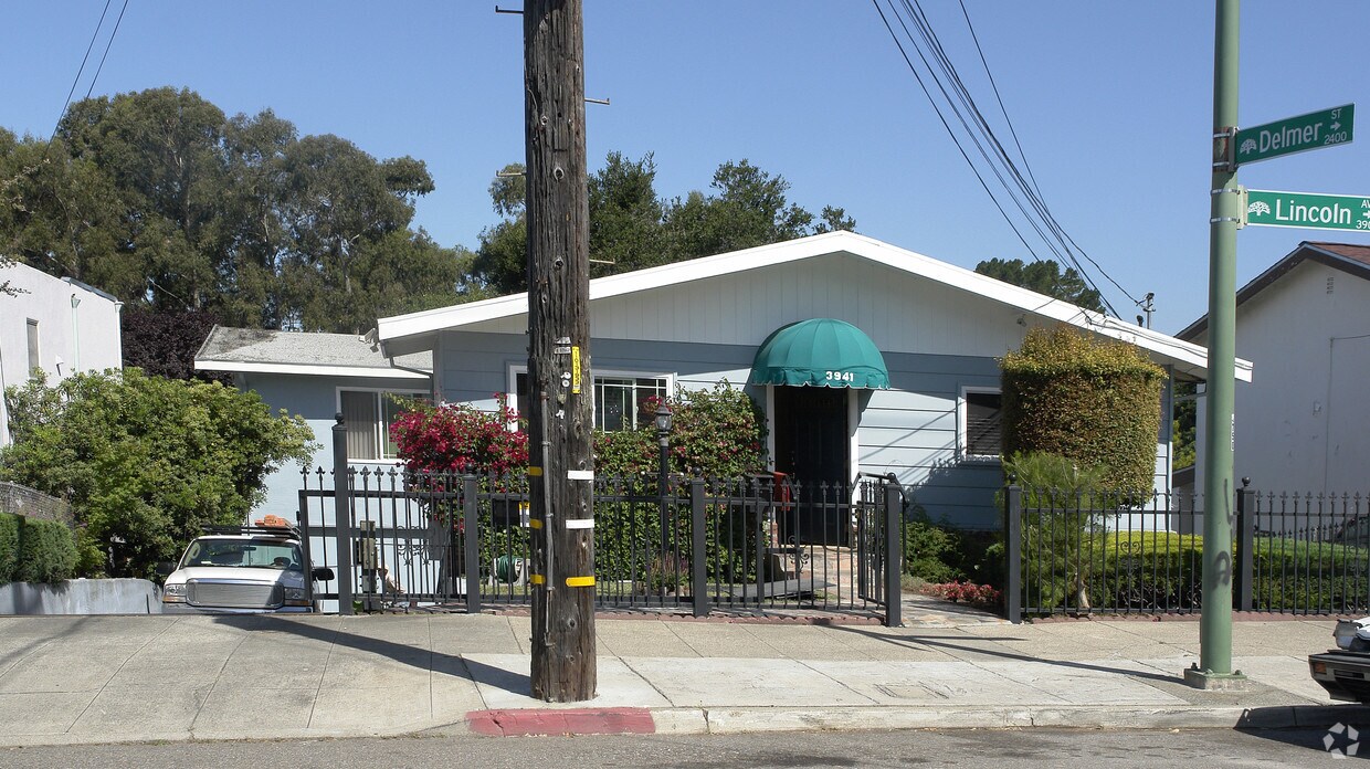 Primary Photo - 3941 Lincoln Ave