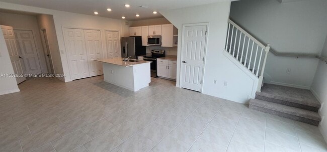 Building Photo - 14220 Oviedo Pl