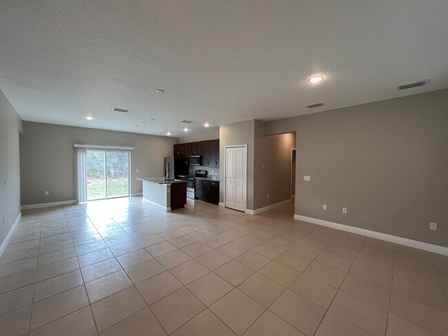 Building Photo - Awesome 4 BD/2BA Home in Beautiful Ocala!!!
