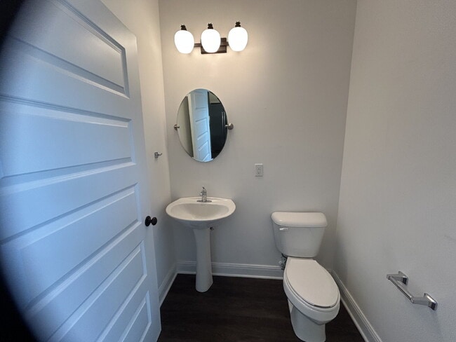 Building Photo - 2BD 2.5 BA TOWNHOME FOR RENT CLOSE TO TTU!