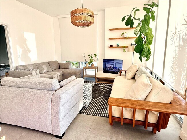 Foto del edificio - 3470 E Coast Ave