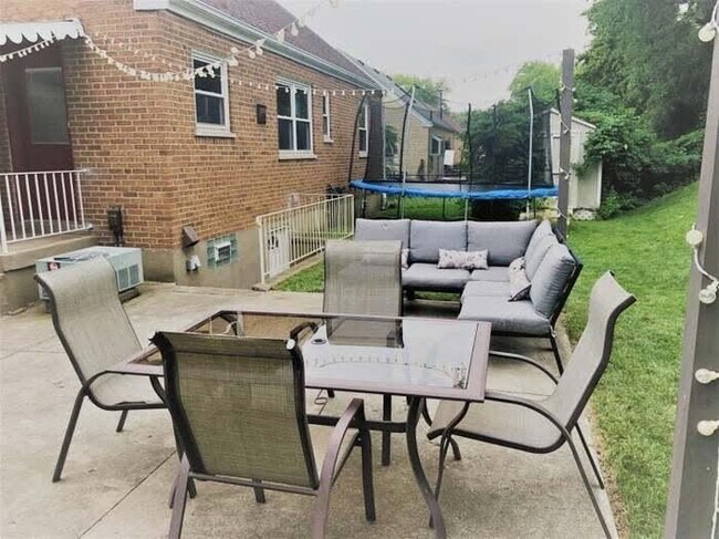 Foto del edificio - 5563 Sunnywoods Ln