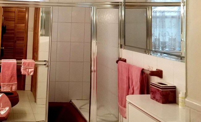full heated bath 1st floor - 68 Marine Ave