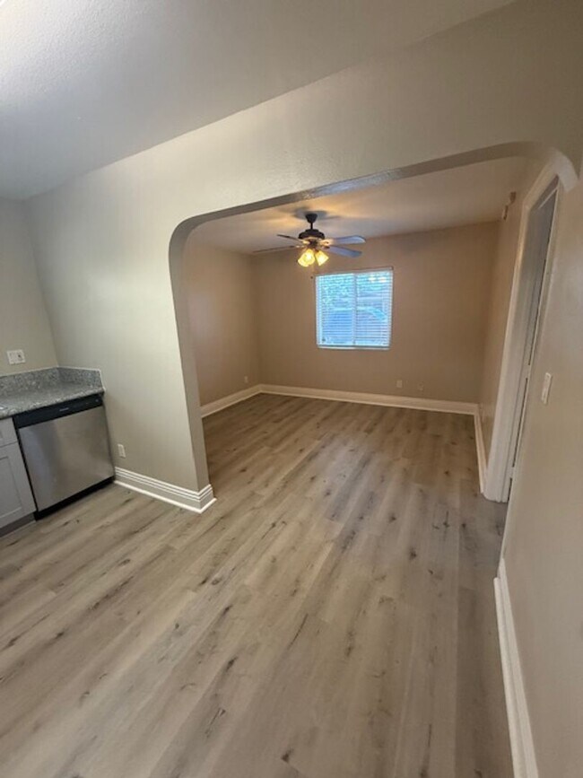Foto del edificio - Cute 1 bedroom 1st floor condominium