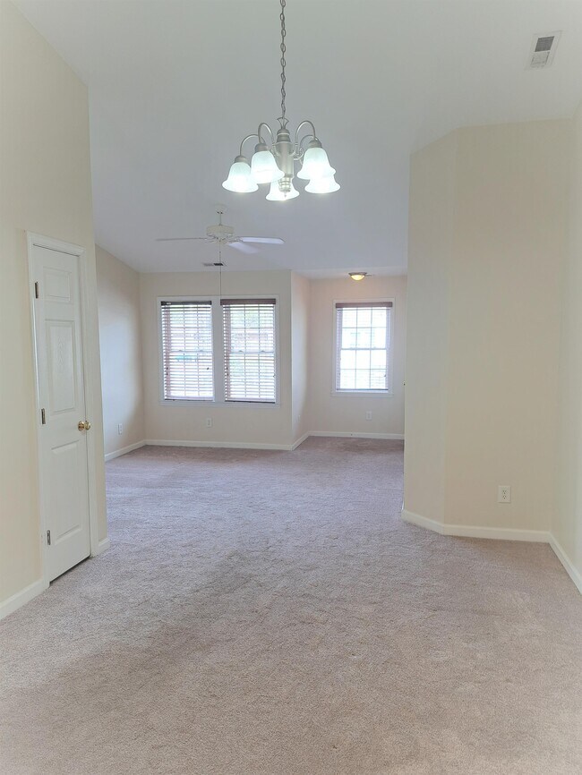 Foto del edificio - 4513 Country Club Rd