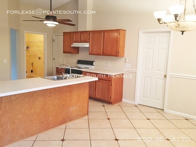 Building Photo - Woodridge Manor