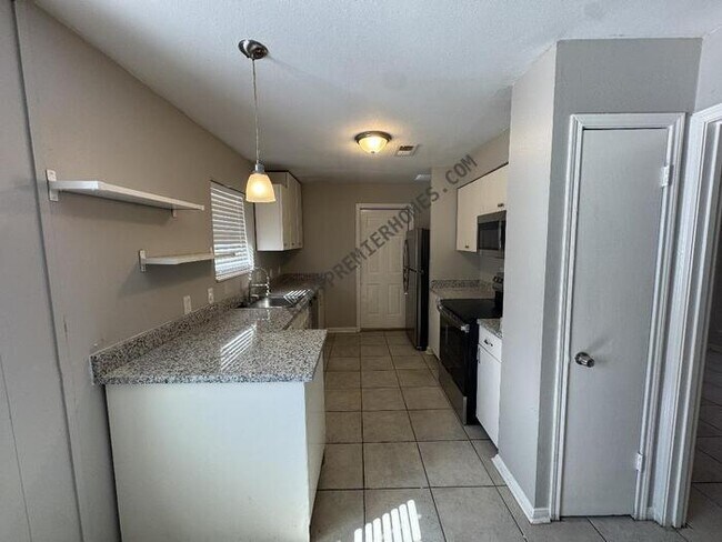 Foto del edificio - 23002 Bayleaf Dr