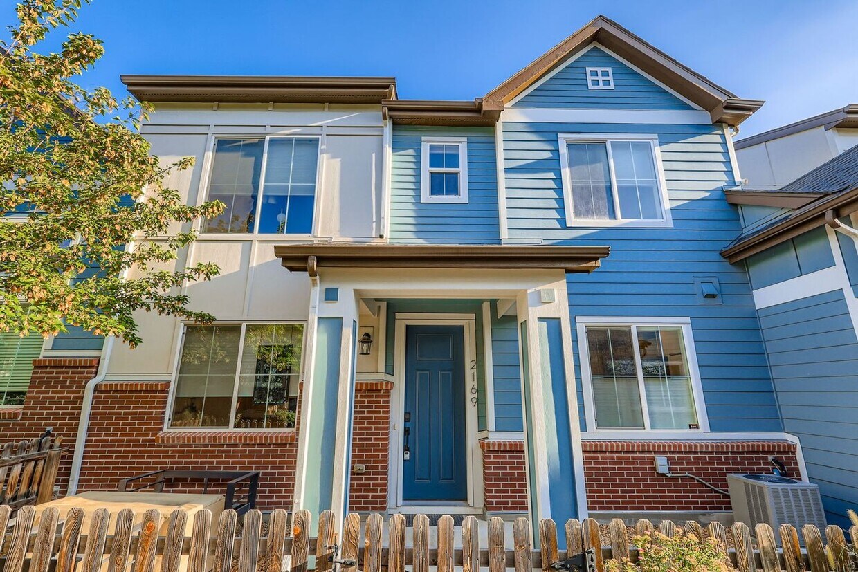 Foto principal - 2169 Ulster St