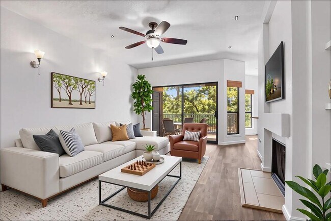 Foto del edificio - 4711 Spicewood Springs Rd