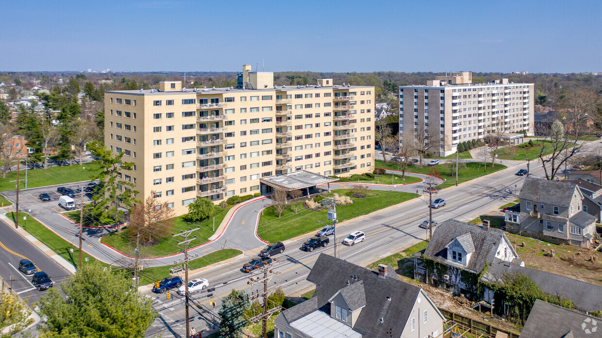 Aerial Photo - Park Towers West