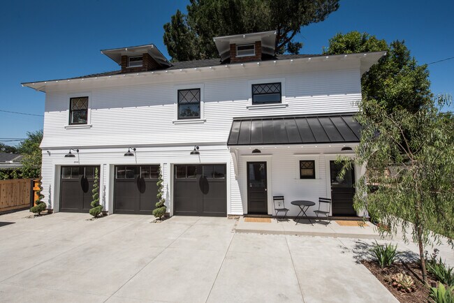 Unidad sobre el garaje - 2510 Valencia St