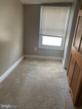 Building Photo - 221 Chester Ave