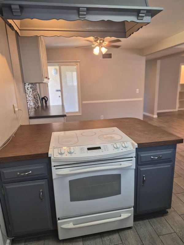 Building Photo - 928 N Humboldt Ave
